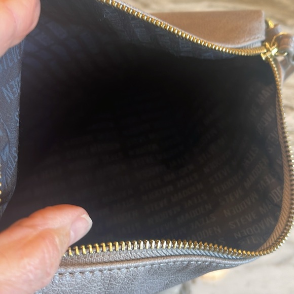 STEVE MADDEN Cosmetic/ Travel Bag/ Zipper/Linned - Picture 4 of 8